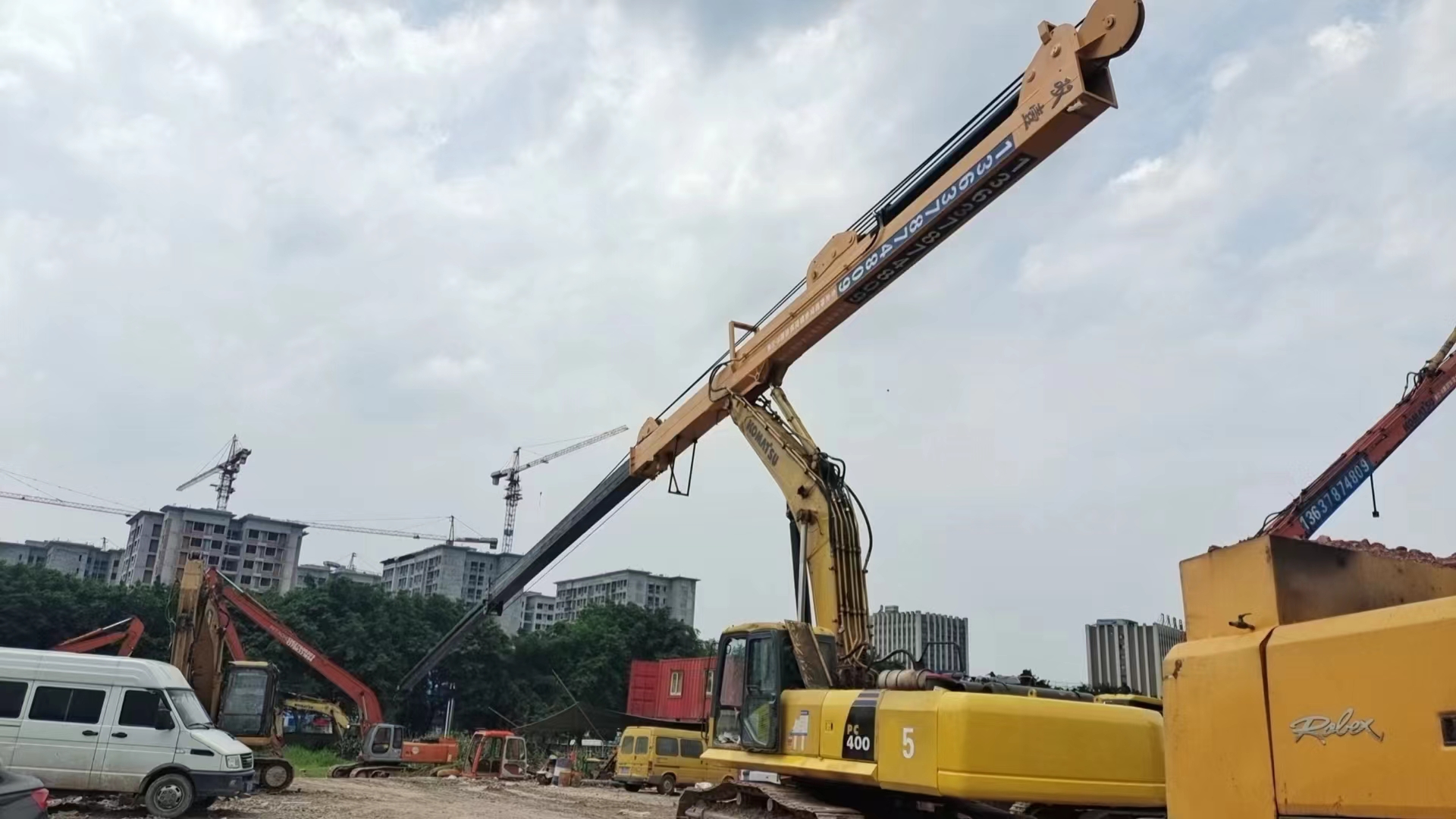 �������ھ������