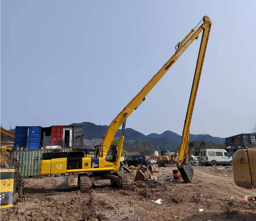 �����ھ������